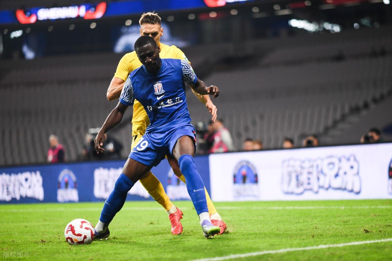 开云下载-申花28岁新王牌外援来了！合同细节曝光，将挤走阿苏埃or米内罗？