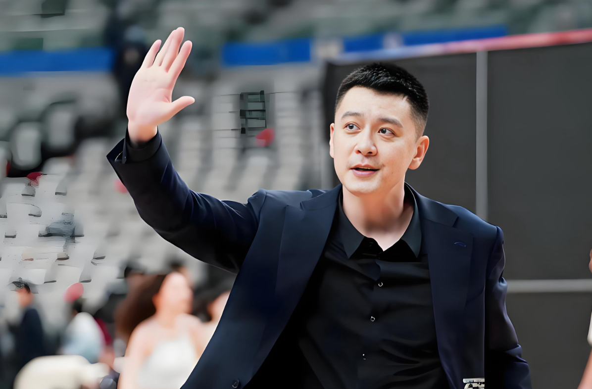 伤心！辽宁队小外援带着老婆、孩子默默地离开沈阳 无人送别