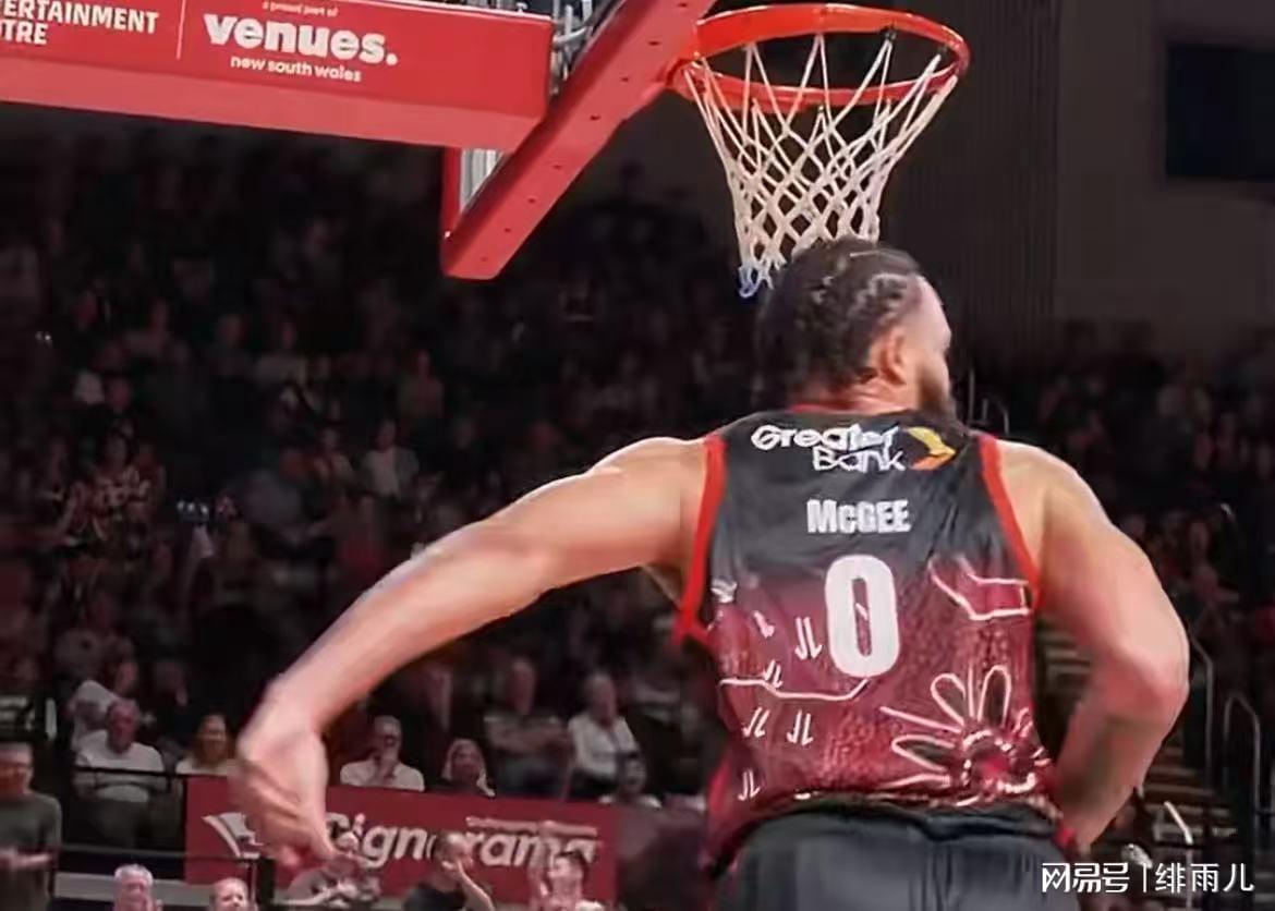 开云APP-狂输上海后！广东队升级阵容，萨林杰or奎因2选1，朱芳雨还要签人