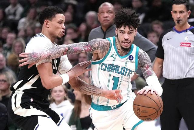 剧本杀！外来和尚凌驾本土一哥 塞克斯顿2转变让“三球”成替补|黄蜂|骑士|詹姆斯-布克奈特|科林-塞克斯顿|科林·塞克斯顿_新浪体育_新浪新闻