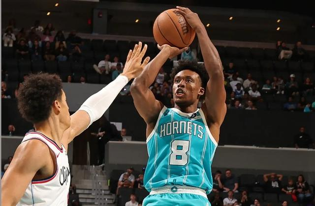 剧本杀！外来和尚凌驾本土一哥 塞克斯顿2转变让“三球”成替补|黄蜂|骑士|詹姆斯-布克奈特|科林-塞克斯顿|科林·塞克斯顿_新浪体育_新浪新闻