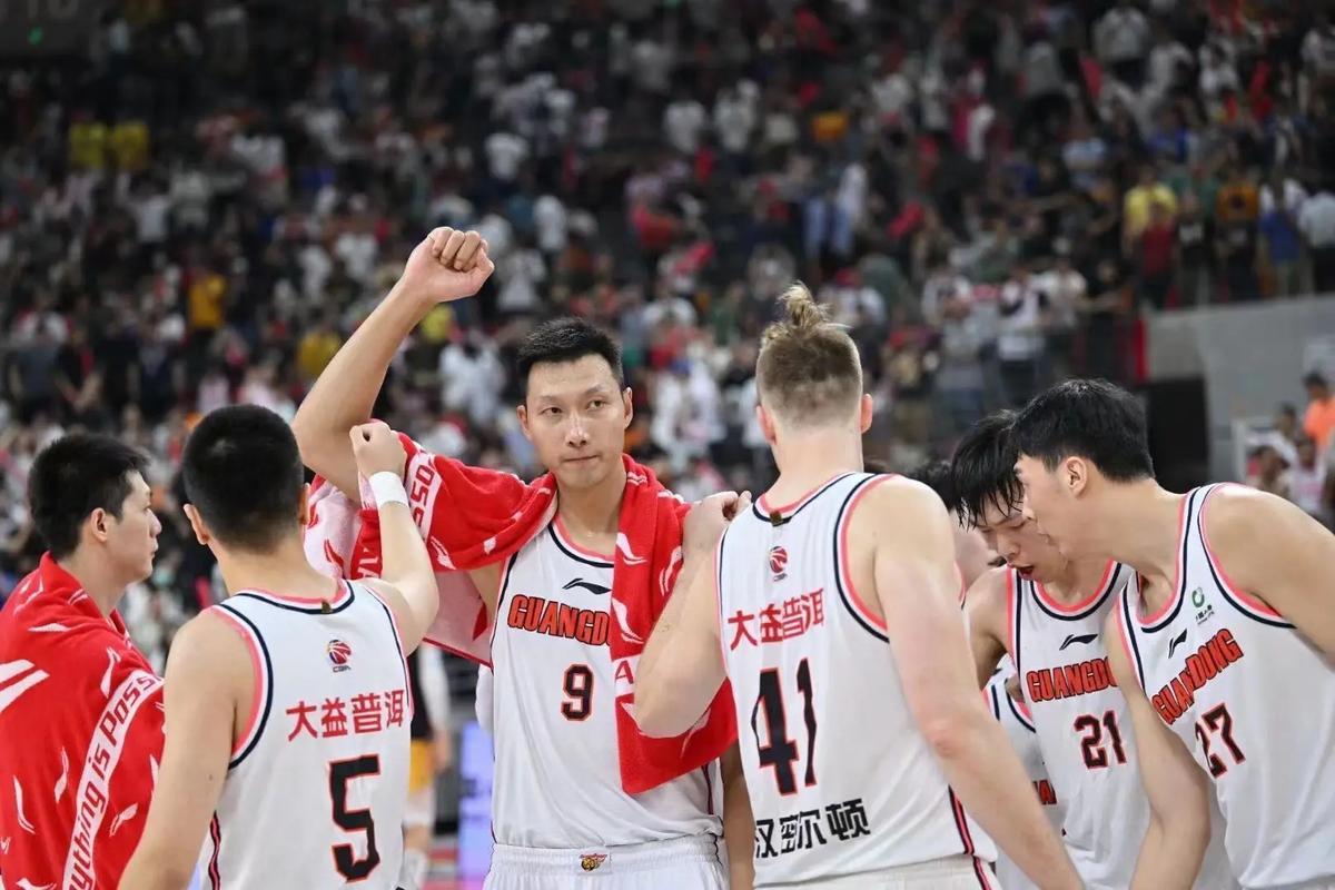 开云APP-时隔458天！前NBA旧将回归！辽粤大战火了，杨鸣下台后球队6胜1负